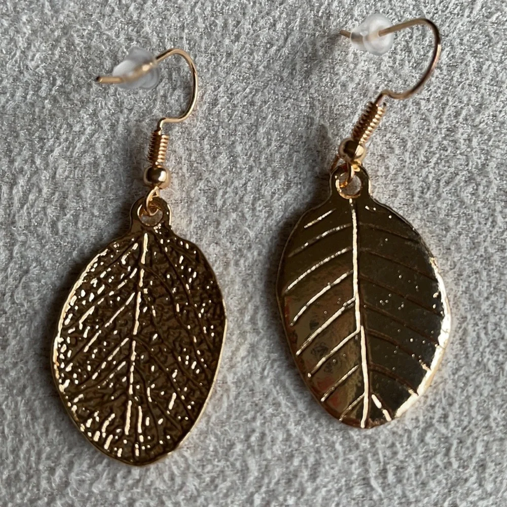 Leaf gold dangle earrings